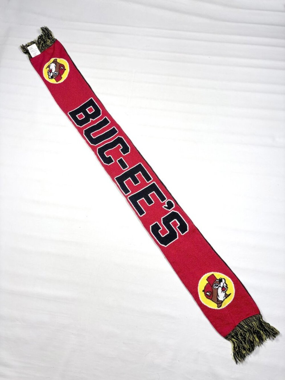 Buc-ee’s Rare Seasonal Beaver Logo Retro Knit Scarf Red Black Fringe 50x6 in ECU